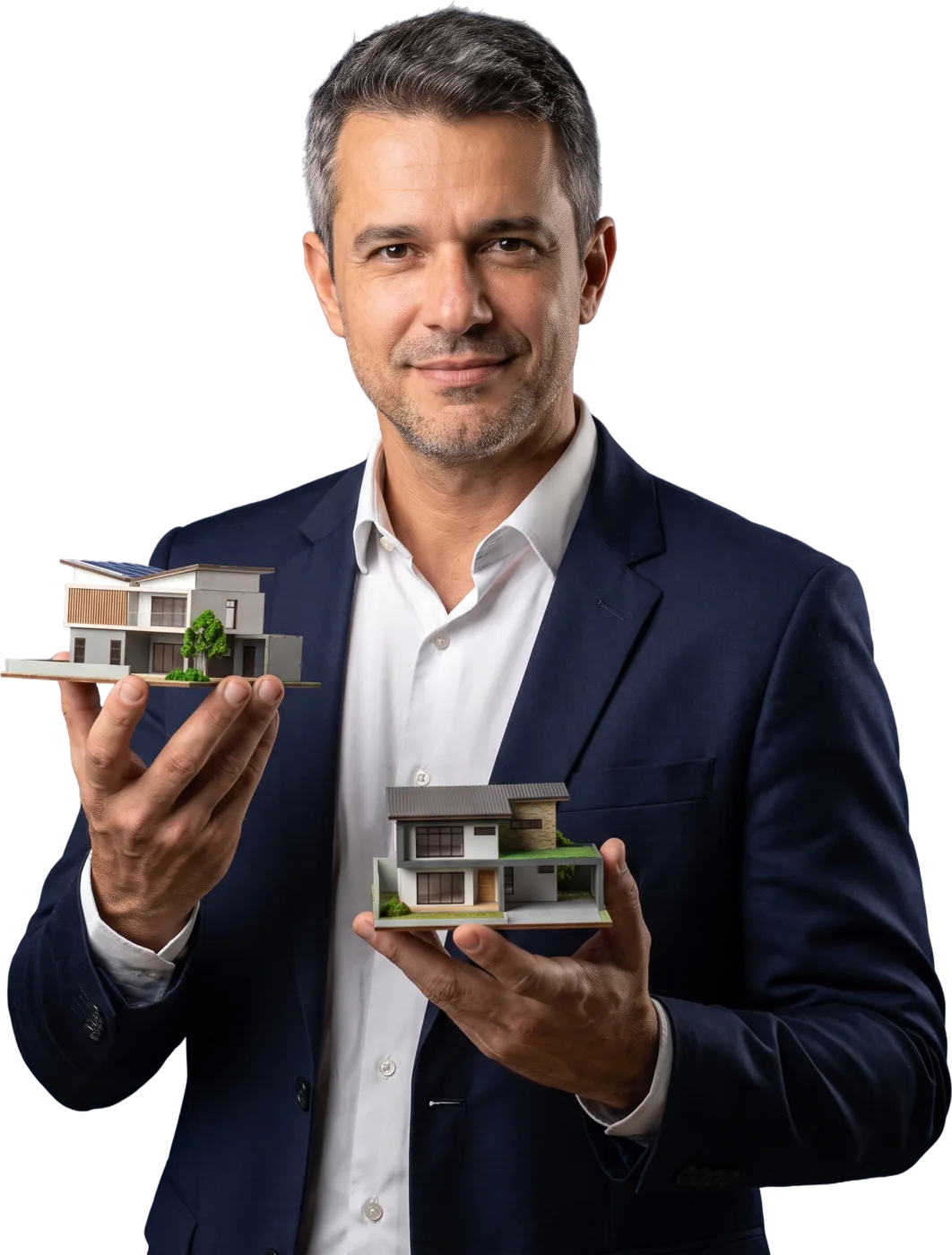 Investidor de terno segurando duas maquetes de casa